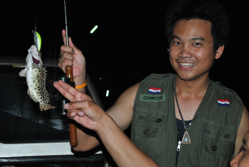 ตัวนี้ปลาตัวแรกของทริ๊ปจริงๆครับ เพราะยังไม่ได้ขึ้นเรือ