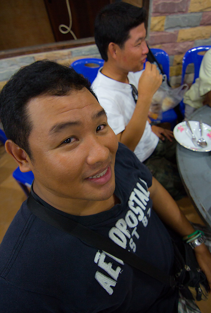 ++นังเจ๋ง...วันนี้หน้าตาสดใส....ราศี..จั...บ.....ว่างั้น :laughing: :laughing: :laughing: