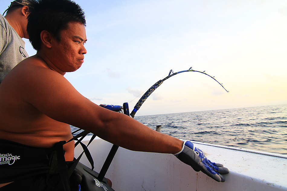 คันเบ็ดที่สร้างขึ้นจากมือพี่ท๊อบเอง ...... วันนี้มันแสดงแสนยานุภาพของมันออกมาอย่างเต็มที่ ....

จะ