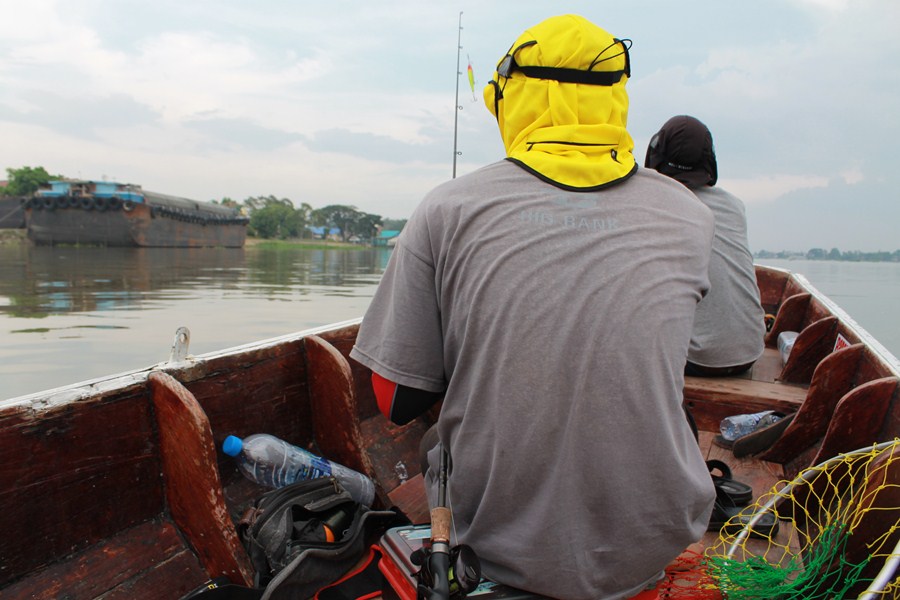  [center][b]ได้เวลาล่องเรือกลับกันแล้ว :cry: :cry: :cry: :cry: :cry: บรรยากาศสองฝั่งน้ำนี่มันช่างสงบ