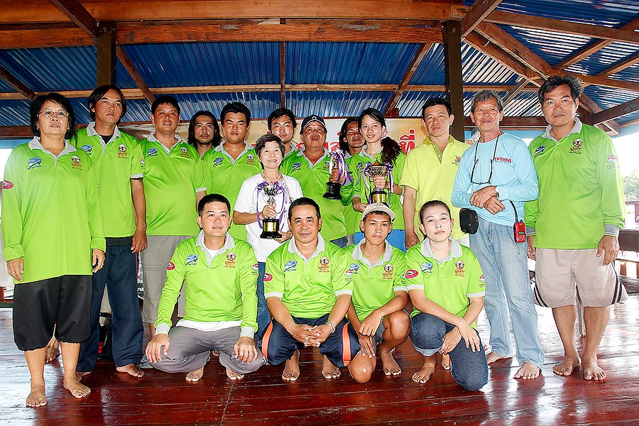 ขอขอบคุณทีมเรือเร็ว น้าโทนและคุณติ้ก มาช่วยขนพันธ์ปลาก่อนวันงาน  

งานนี้ผ่านและลุล่วงไปด้วยดีก็เพ