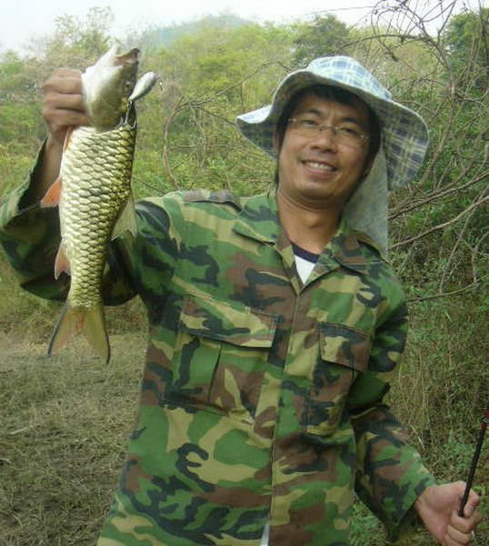 แต่เอาเบ็ดไปด้วย เลยได้ปลากลับมาซะงั้น