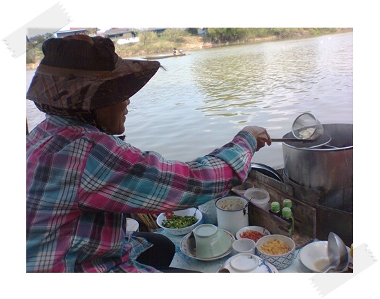 ปลากินดีมากๆแต่เรานี่สิไม่มีอะไรกิน การไปตกปลาที่ขึ้นไปทางเหนือไม่ค่อยมีอาหารการกินและเราก็ไม่ได้เตร