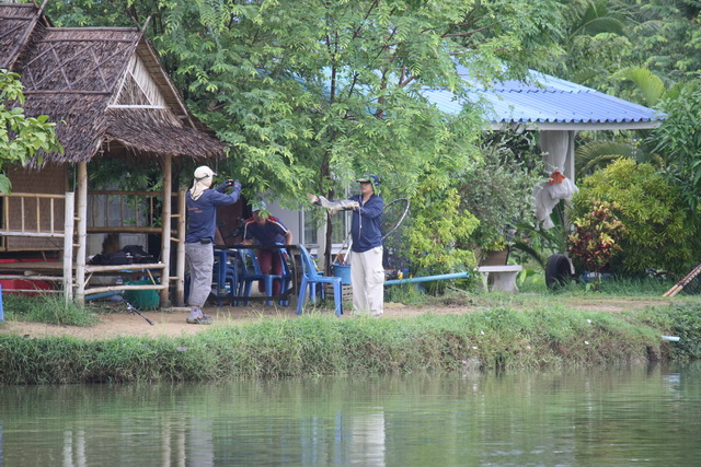 ลุงหนุ่ยได้ปลา  สามีรีบมาถ่ายรูปให้เลยนะ

 :laughing: :laughing: :laughing: :laughing: :laughing: 