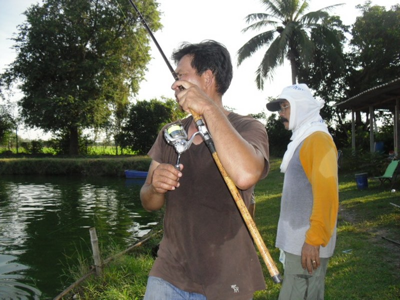 ....พี่น้องปลาซ้ายมาตัวครับ......... :cool: