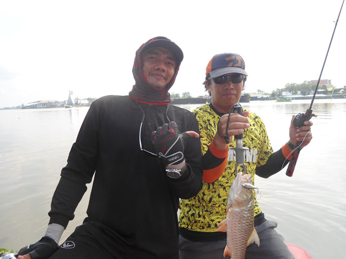 ถ่ายคู่กับเจ้าของทริปหน่อยนะ.................... :grin: :grin: :grin: