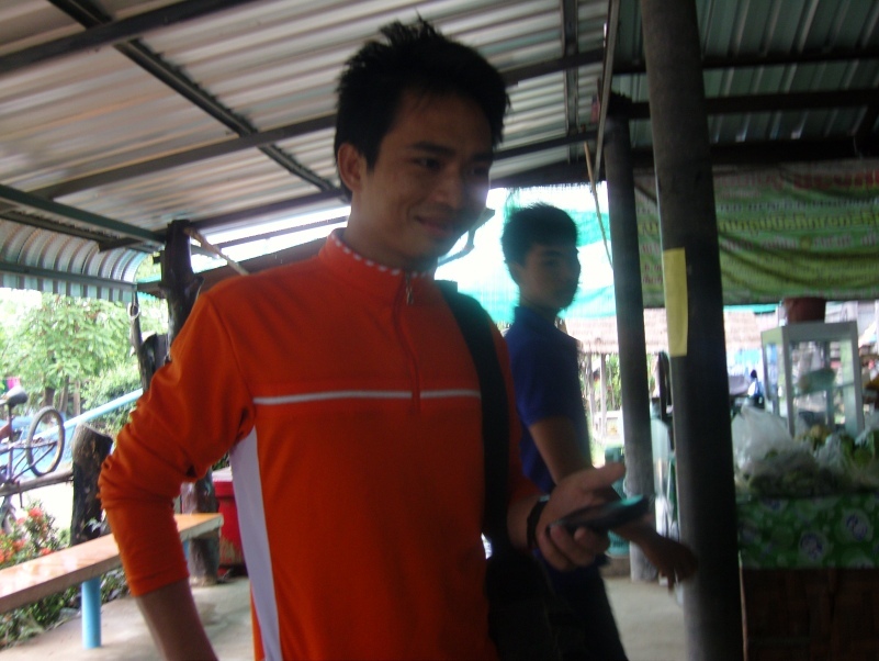  :cheer: :cheer: :cheer: :cheer: :cheer: :cheer:นายเหน่ง หนึ่งในสมาชิก IT Relax ทีม :laughing: :laug