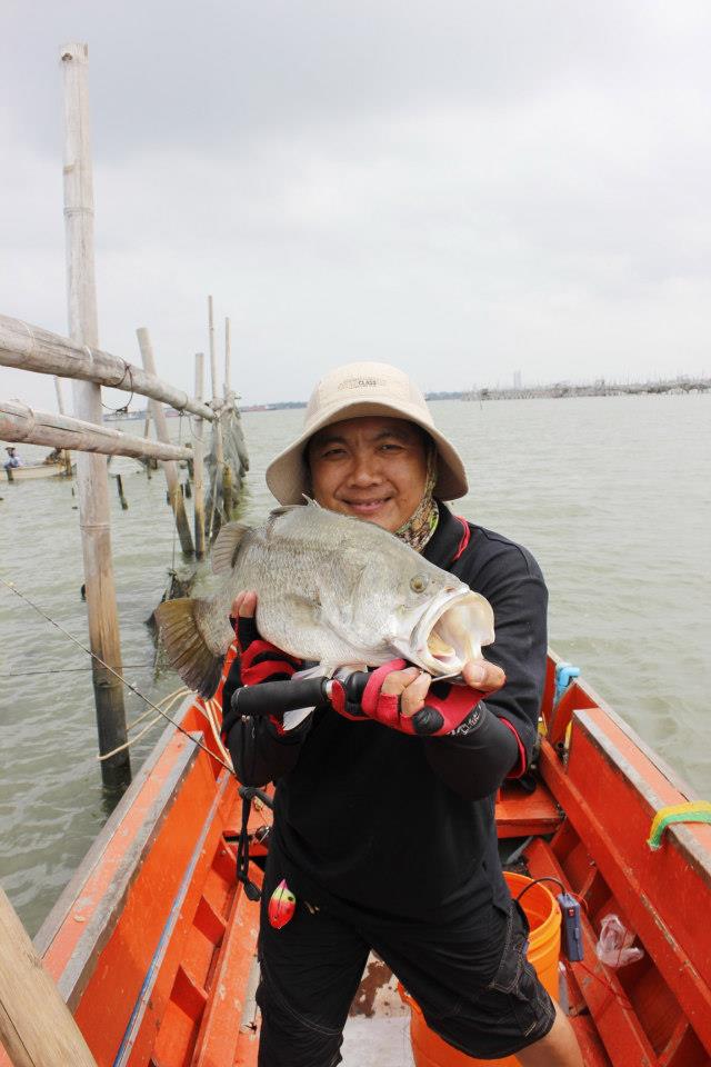 อ้าวๆได้เวลา แบ่งกันหล่อคร๊าบบบบบ


[q][i]อ้างถึง: bluedogs posted: 01-12-2555, 16:37:00[/i]

[