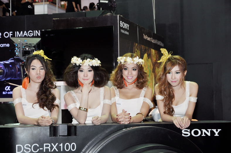 อุปกรณ์ที่ใช้ D90+35 F1.8G+16-85 F3.5-5.6VR