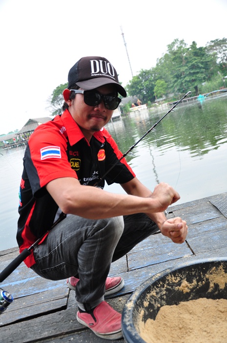พี่เดียวฝากมาบอกว่า  การตีลูกโดด  นั้นสิ่งสำคัญอันดับแรกเลยคือ วิธีการปั้นเหยื่อคะ    รองลงมาคือเหยื