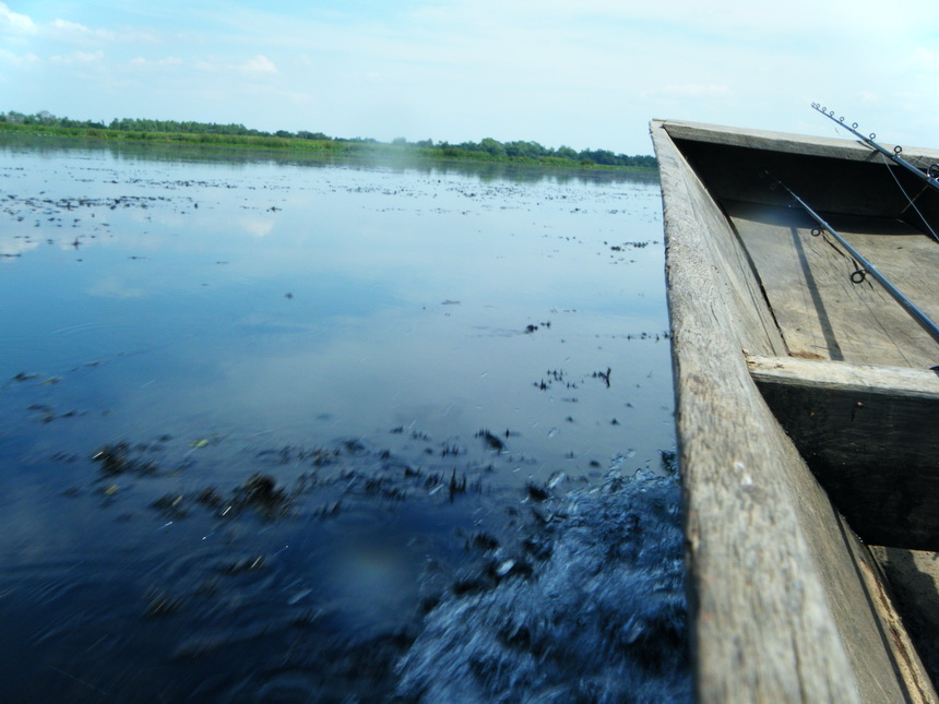 มานั่งเรือกันต่อเลยครับครับ  :prost: :cheer: