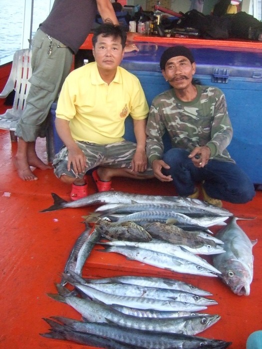 ผมกับน้าชาติ คนต้นเรื่องครับ..55555