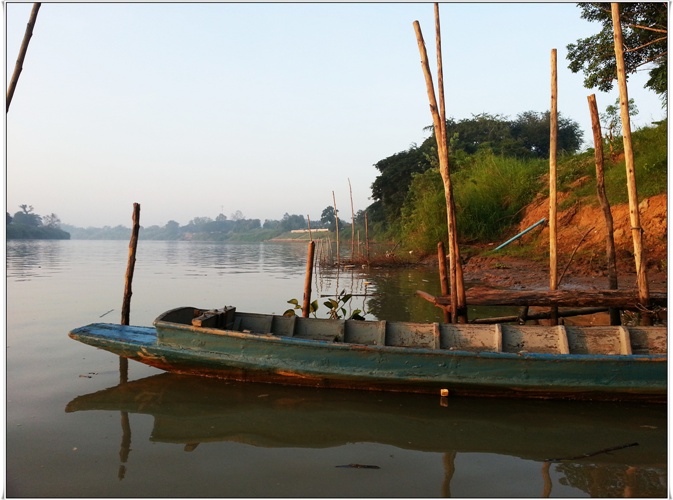 ตามที่จอดเรือของชาวบ้านจะมีปลาล่าเหยื่อคอยซุ่มอยู่ ทำให้มีลุ้นได้ตลอด :grin: