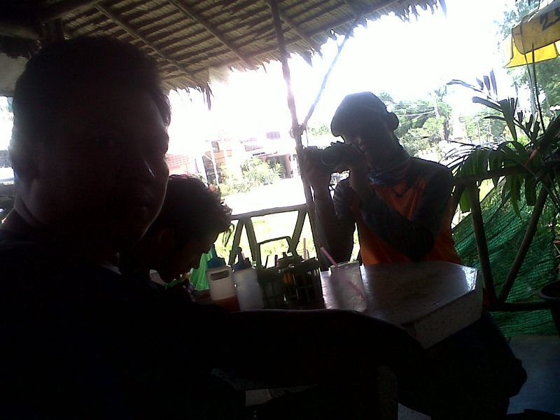 กินข้าวก่อน เดี๋ยว ลุยต่อค้าบ