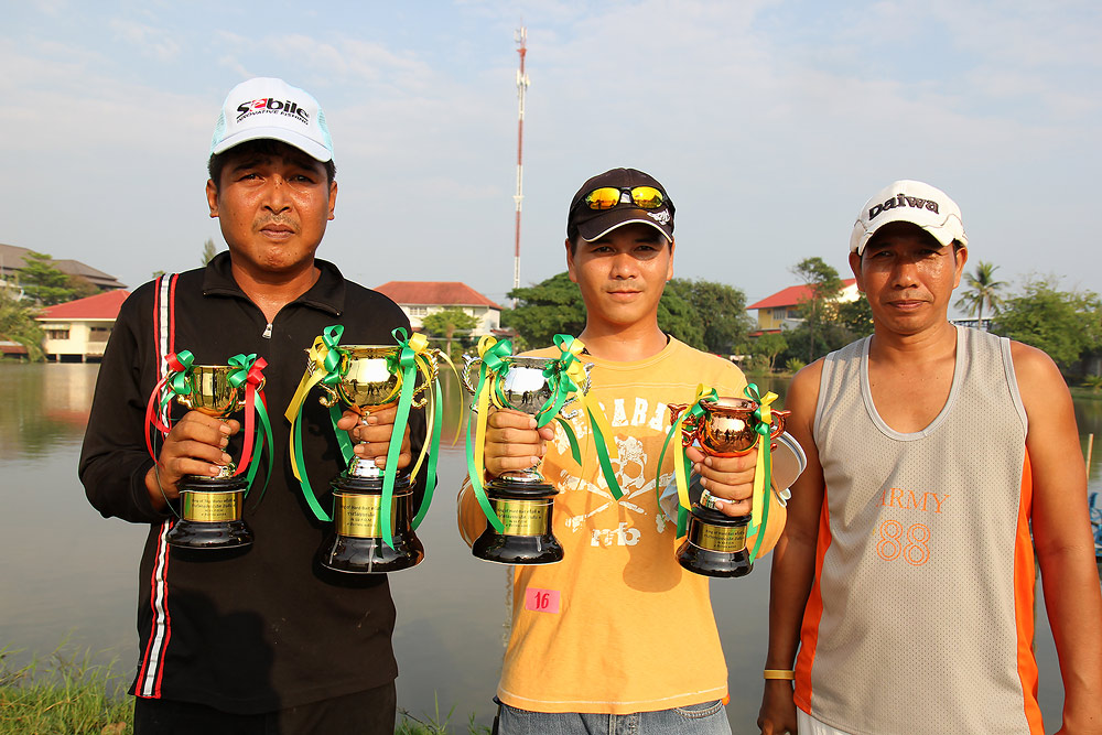 รับถ้วยรางวัลกันเลยนะสำหรับ  KING   OFF   HARD BAIT        ขาดน้าป่วนที่  3  ครับ