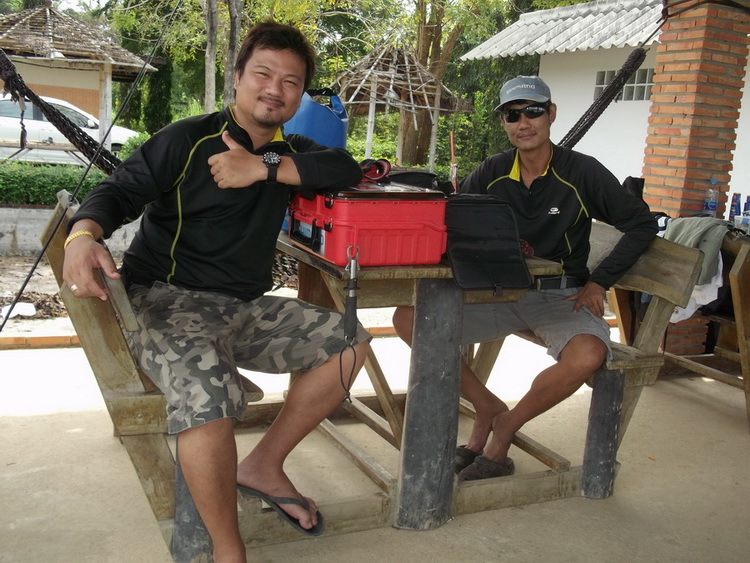 เช้าปลากัดดีมากๆครับส่วนมากจะกิน กีล่อน และปลายางครับ