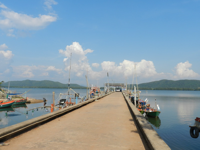 สะพานท่าเรือ ที่เราจะไปกัน