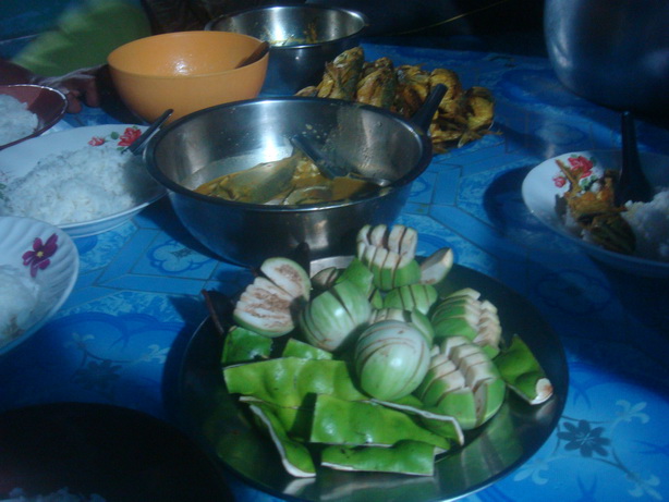 เดินทาง ยังไม่ถึงไหน  หิวอีกแระ...มื้อค่ำต่อ น้ำพริกสะตอ