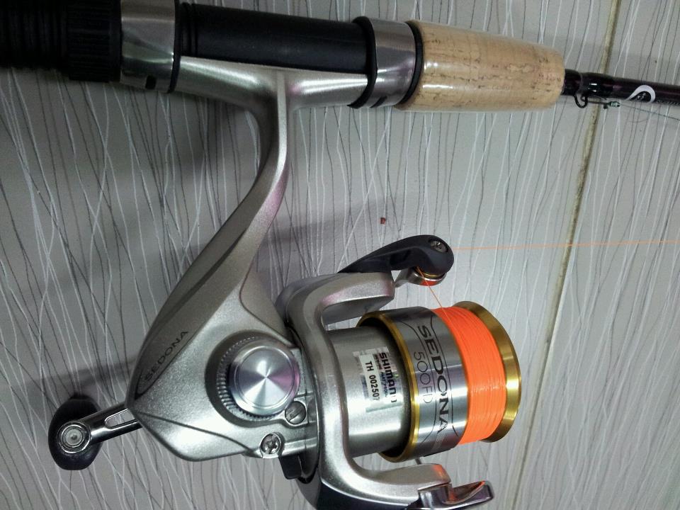 ผมใช้ 
ROD: Shimano Scimitar Graphite Rods SMS-56ULA LINE 2-6LB, ACTION MEDIUM FAST
REEL : SHIMANO