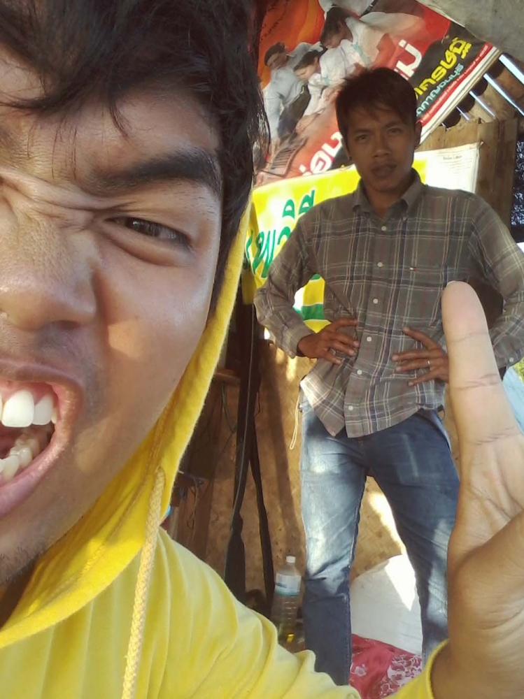 เพื่อนเป็ด มากดดันหาว่าไม่ช่วยเลย  :laughing: :laughing: :laughing: