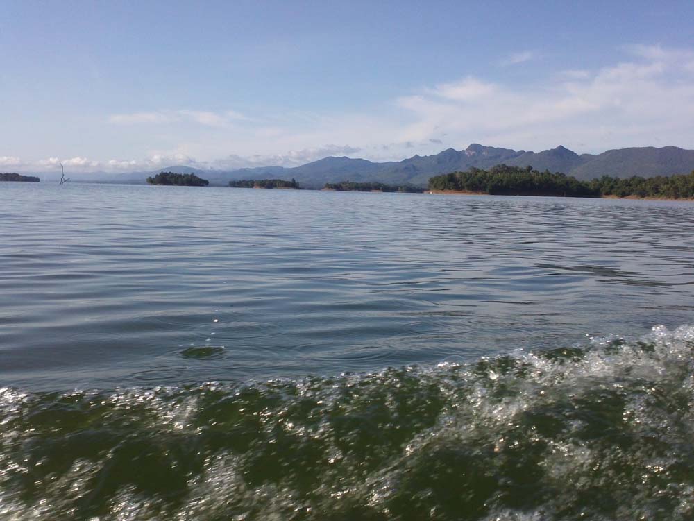 น้ำเย็นๆ :cool: :cool: :cool: