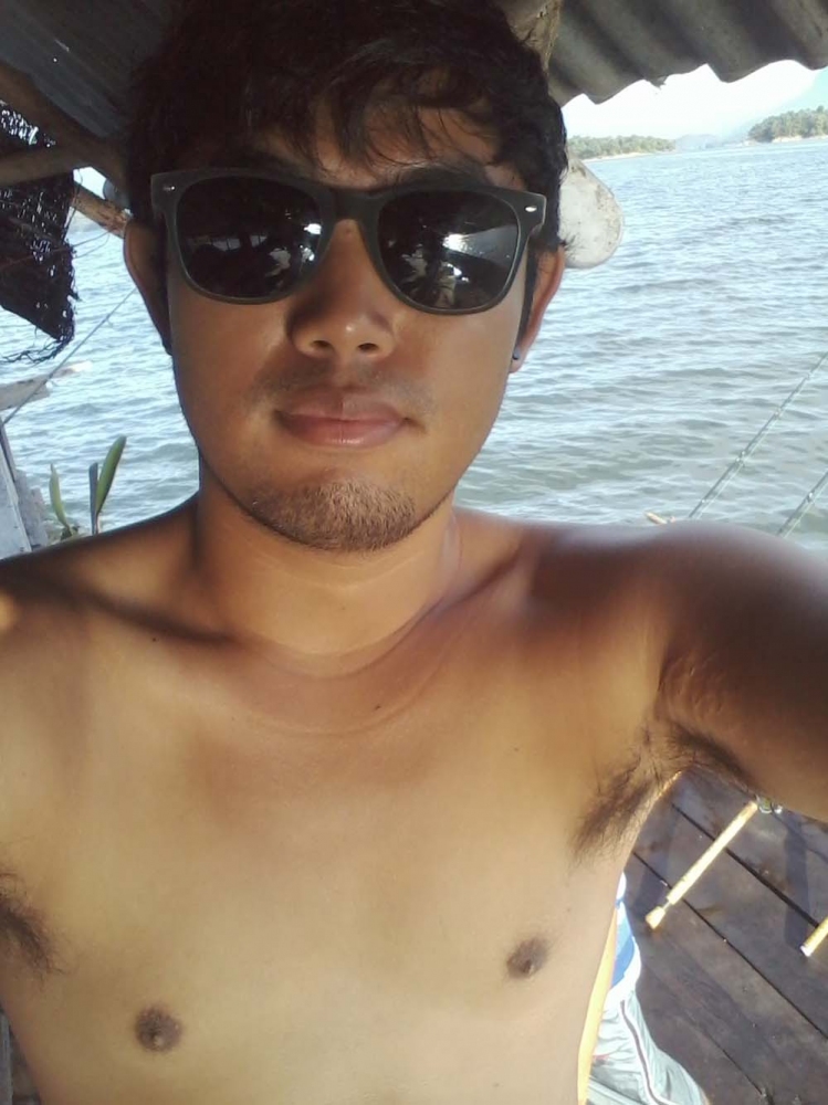 เช้าอีกวัน ผมสดใสมาก เพราะ นอนหลับคนแรกเลย 555+ :laughing: :laughing: :laughing: