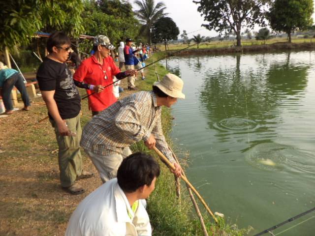 ทางด้านสระบุรีกู๋เกีย น้าเบี้ยว น้าแบน
ช่วยกันทำงานเป็นทีมเลยวันนี้ไม่เหนี่อยเลยนะ
 :laughing: :la