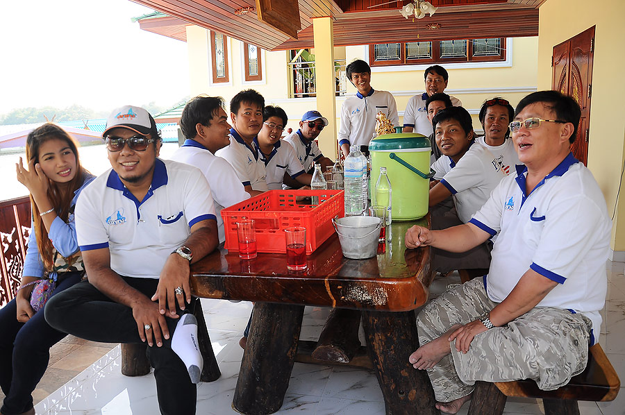 เพื่อนๆทีมปลายางมากันเยอะเลย ขอบคุณมากๆเลยคร๊าบ ที่ให้เกียรติมางานทำบุญบ้าน ขอบคุณจากใจเลยคร๊าบบ :ki
