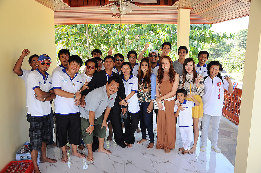 ถ่ายรูปพร้อมกันหน่อยน่ะพี่น้องปลายาง :kiss: :kiss: :kiss: :kiss: :kiss: :grin: :grin: