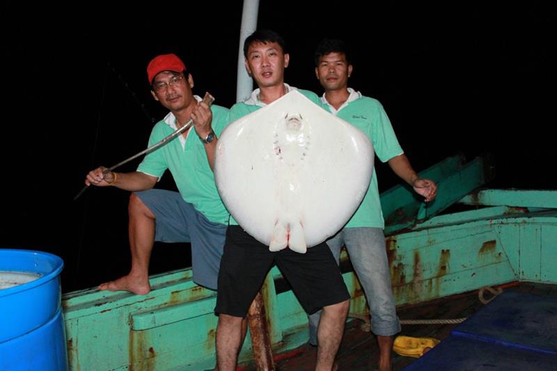 เบ็ดพันกันนึกว่าติดกระสอบ    :cheer: :cheer: :cheer: