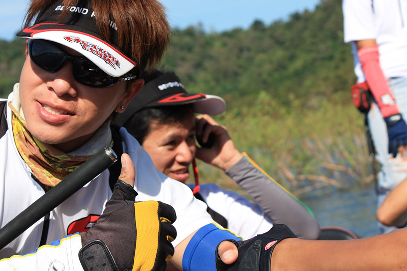 [b]ให้ทำท่ากด LIKE ด้วย  จัดปายค๊าบบบ   [/b]

รูปที่น้าบายหมดแล้วครับ เดียวรอให้น้าเอ มาฉายต่อนะค๊