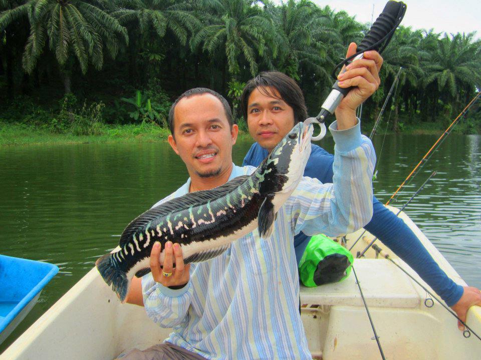 พี่เหน่งกับผมอีกรูป ก่อนปล่อยครับ :grin: