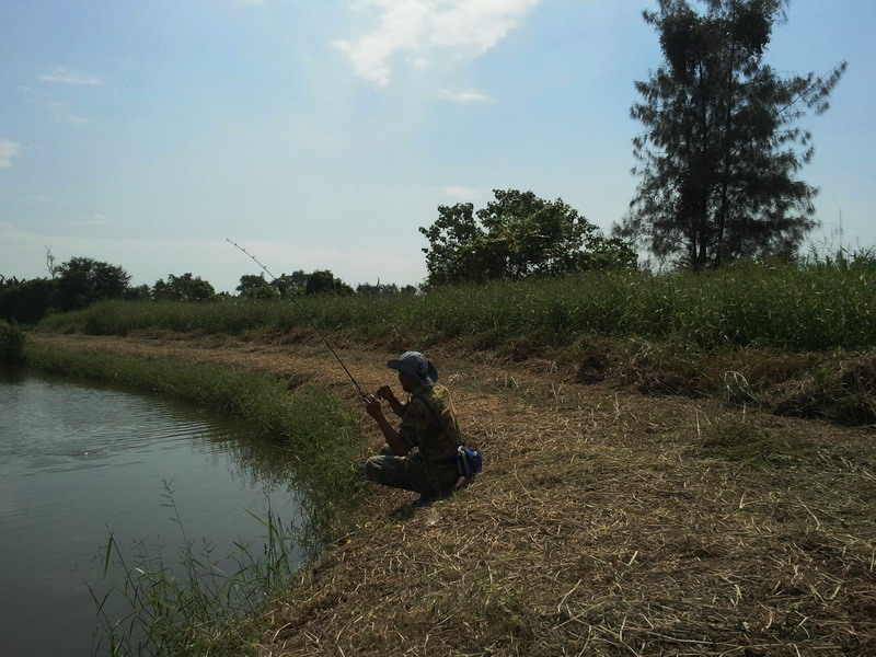 ขนาดแม่ทัพวางอาวุธพักผ่อนอยู่ข้าง