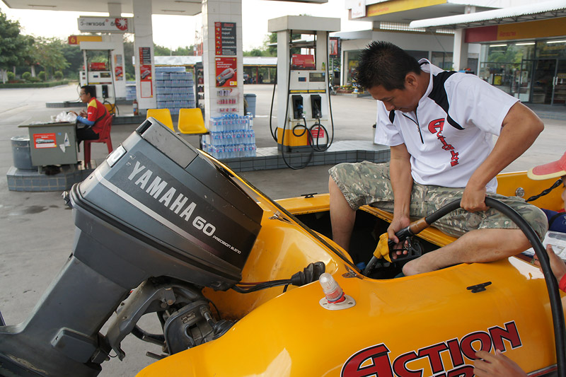 [b]เด็กปั้มหน้าตาคุ้นๆแหะ[/b] :laughing: :laughing: :laughing: :laughing: :laughing: :laughing: