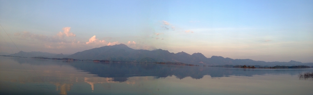 บรรยากาศสวยๆของเขาแหลมครับ  :grin:
