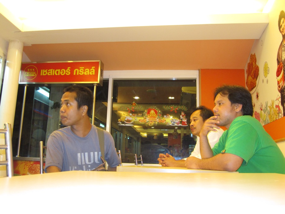 เริ่มวางแผน ว่าจะกินยาแก้เมาเรือกันคนละกี่เม็ดดี 