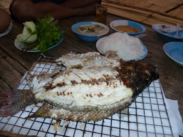 น่ากินมั้ยครับน้า ตัวขนาดนี้ร้านเมี่ยงปลาเผาไม่มีขายแน่ๆครับ ถึงมีก้ไม่อร่อยเท่าตัวนี้แน่ๆผมรับรอง 5
