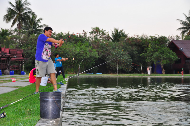 ไปหัดถ่ายรูปที่ "บึงสาธิต" บ้านแพ้ว