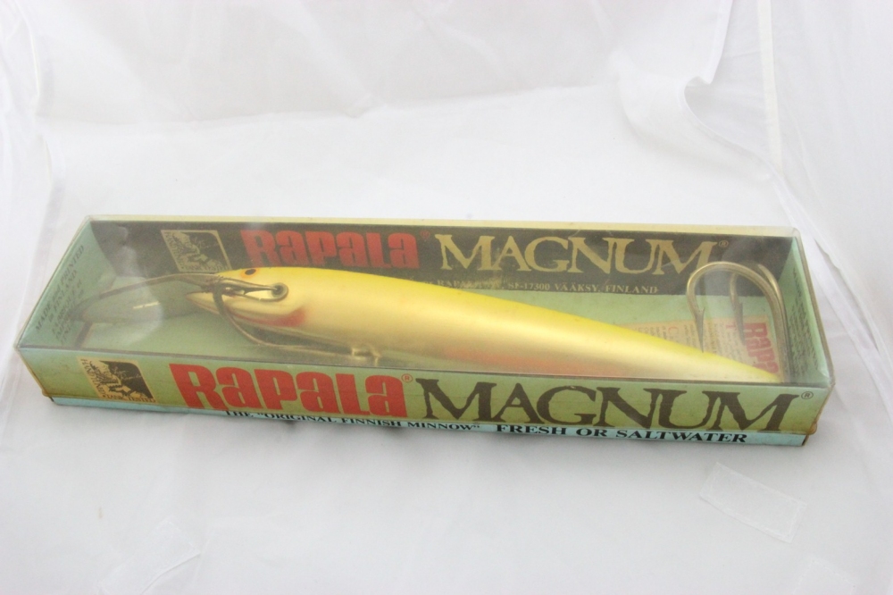 เพื่อสมทบทุน คณะกรรมการปี 56 เรียนเชิญทุกๆท่าน ร่วมประมูลเหยื่อ Rapala Magnum 