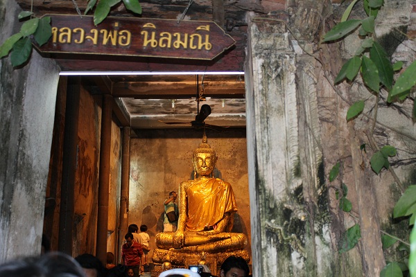 ไปไห้วพระกันมาครับได้ไปเจ็ดวัน จะไปเก้าไม่ไหวครับจะเป็นลมเอาซะก่อน คนเยอะมากๆทุกวันเลยครับ แต่วัดนี้