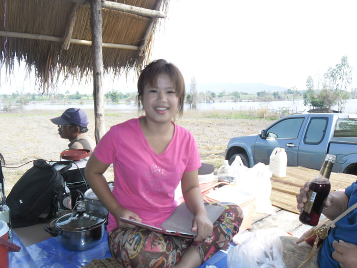 ยิ้มรัย ปลวก.... :laughing: :laughing: :laughing: :laughing:

อ๋อ...มันบอกว่าเมื่อคืน จิ๊ปๆ :laugh
