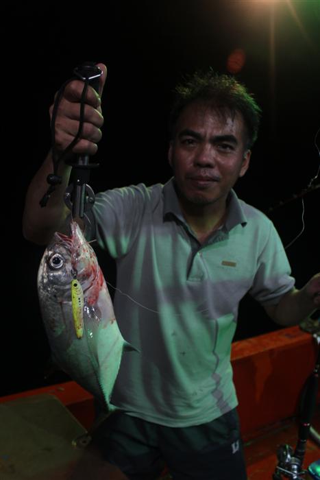 พี่วัลลพ ใช้WILLIAMSON HERRING JIG เรืองแสงโดนเหมือนกัน :grin: :grin: :grin: