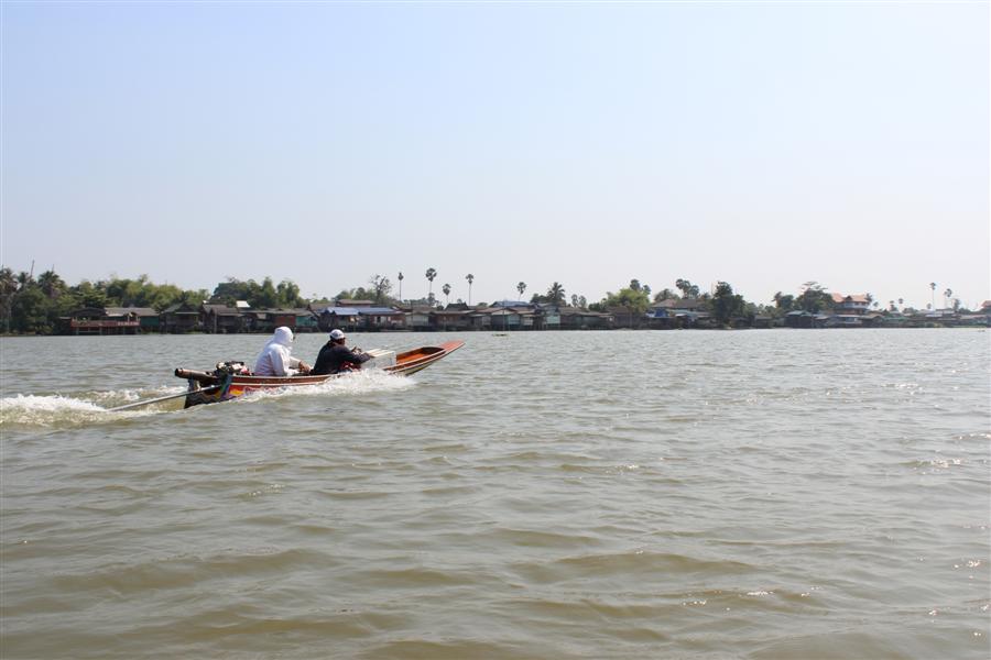 พอแยกกันน้าเค้าก็ขับกลับ เรือวิ่งเร็วดี :love: :love: :love:
