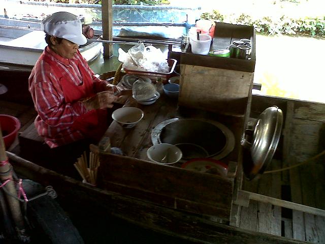 +++ ก๋ยวเตี๋ยวเรือครับ กลิ่นหอมชวนทาน +++