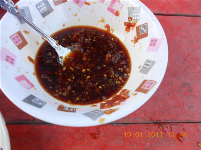 ข้ามมากับอาหารเที่ยง ด้วยยำน้ำปูฝีมือน้าอ๊อดกัน อร่อยจริงๆเลย ฝีมือน้าอ๊อดนี่เชฟมืออาชีพบางคนต้องชิด