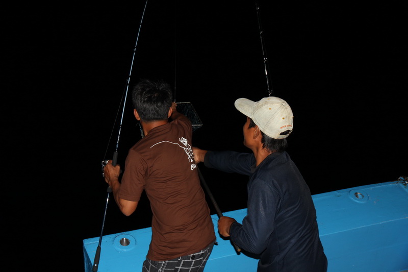 ไต๋ ตกหมึก 
 :laughing: :laughing: