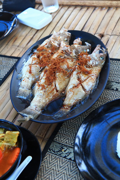  [b]อีกเมนู ปลาเก๋านึ่งเต้าเจี้ยว[/b]  :umh:

 [b]หิวกันบ้างหรือปล่าว[/b]  :grin: