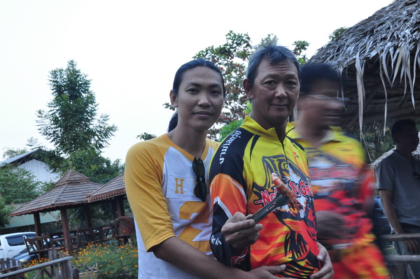 เอ๊ะ!!!!!! ตาเก๋นี่ยังไงเข้าแต่ข้างหลัง :grin: