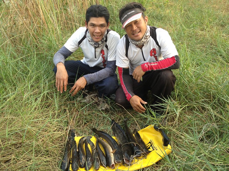 [b]ภาพสุดท้ายครับ ปลารวมทริปนี้ ไม่มากไม่น้อยพอดีๆ

ขอบคุณ SFC ที่เอื้อเฟื้อพื้นที่ดีๆให้แบ่งปันเร