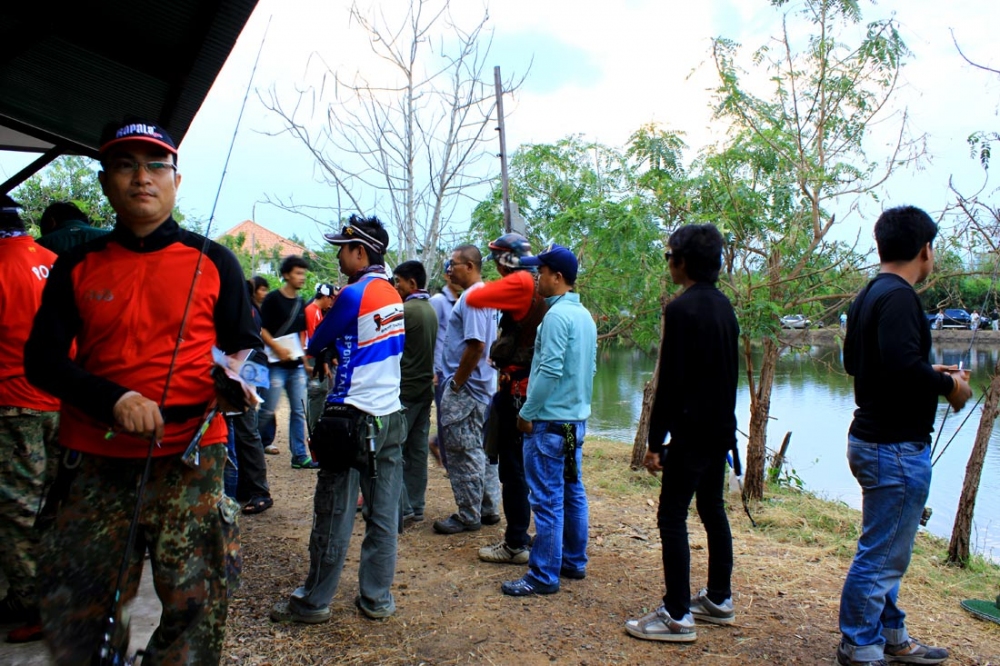 [q][i]อ้างถึง: ป้าแป้ง posted: 30-01-2556, 09:11:03[/i]

กำ แท้ๆ ใส่เสื้อสีไม่เข้าพวกเลย  :laughin
